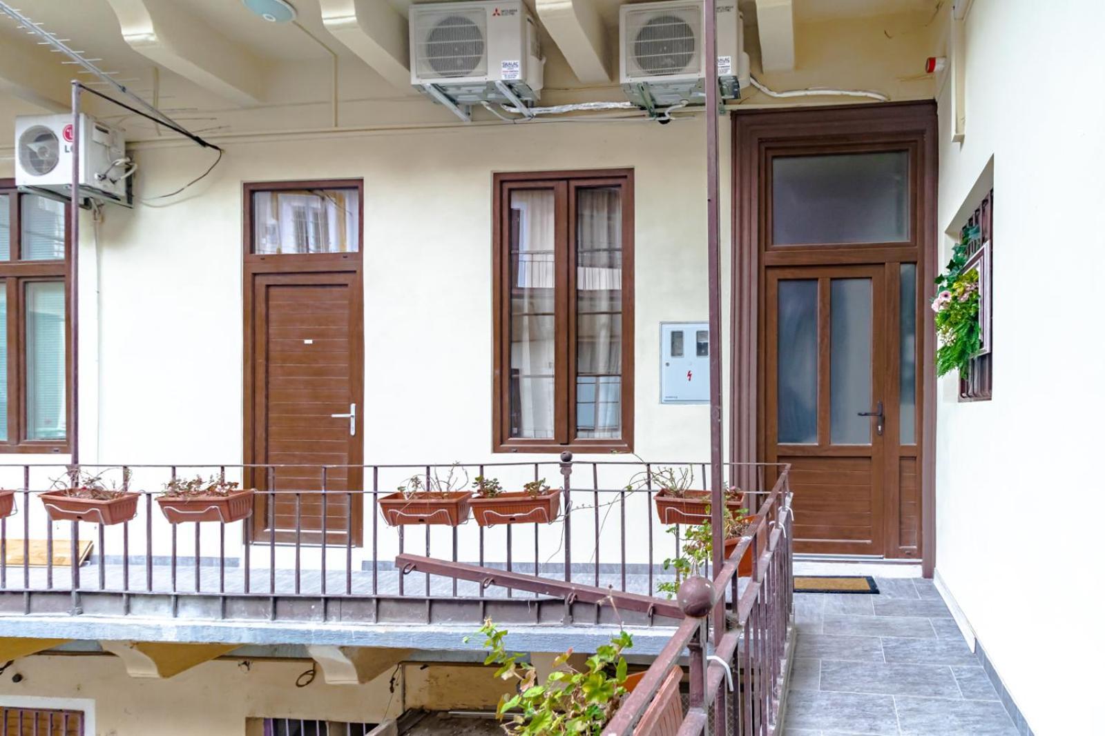 Mandina Studios On A Main Square Ζάγκρεμπ Εξωτερικό φωτογραφία